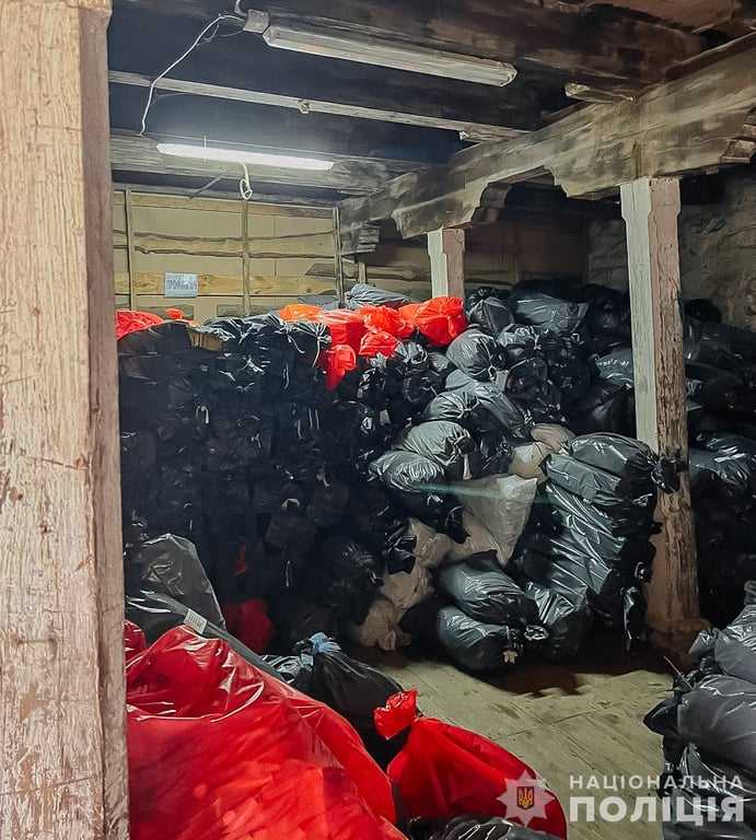 Підпільні склади з медичними відходами. Фото: Національна поліція