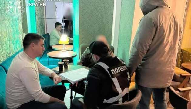 Афера в столиці: Київські шахраї обдурили американського добровольця на 3,2 мільйона доларів під приводом «лазерної зброї»