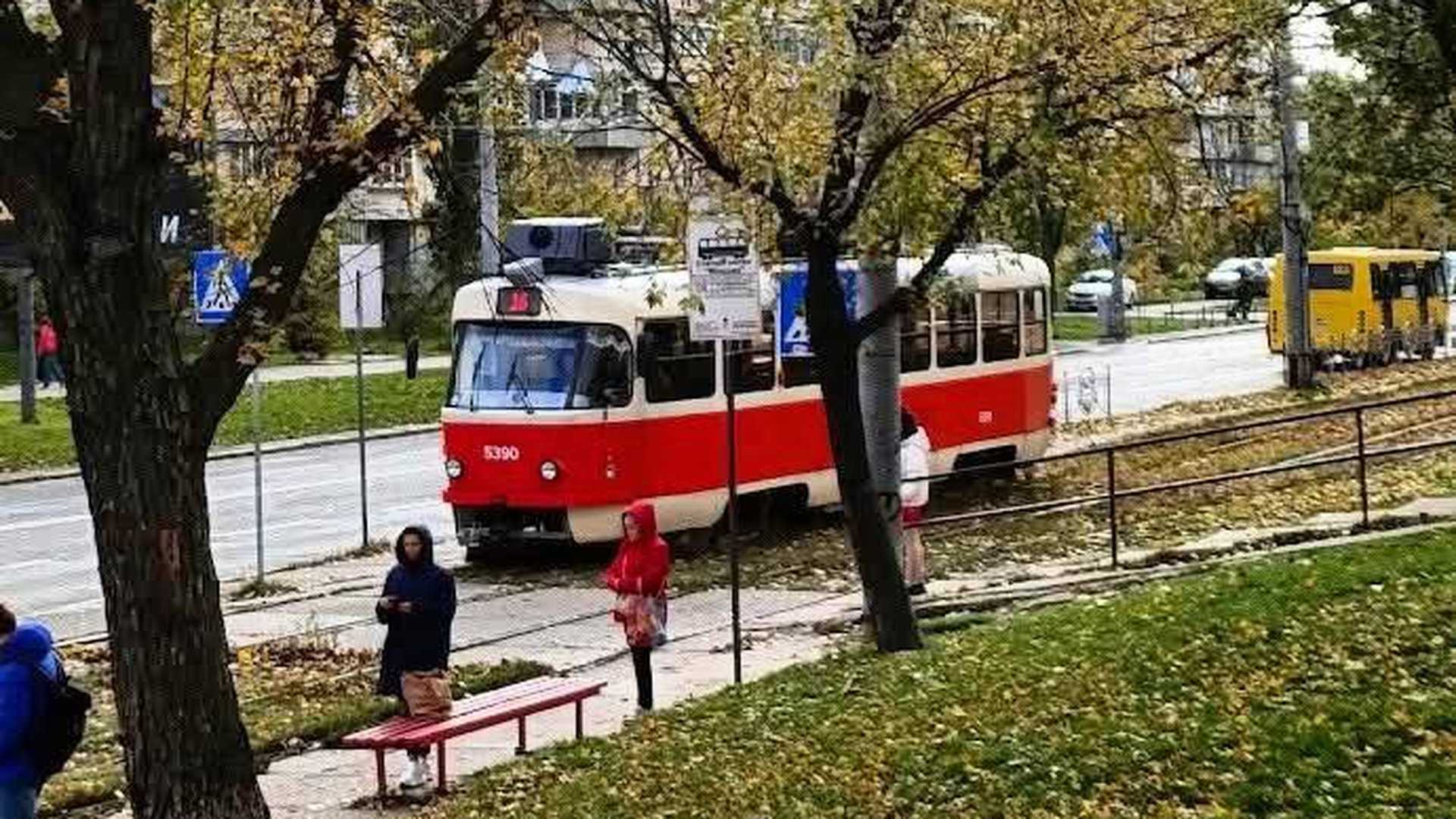 Київські трамваї змінюють маршрути: оновлені схеми руху ліній №11, 12, 16 та 19
