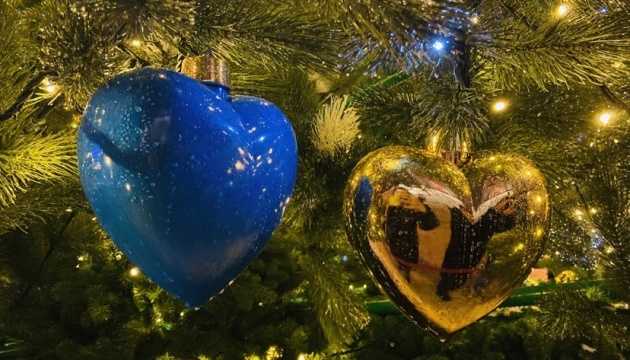 Святковий дар для столиці: Київська Софійська площа засяє новорічною красою за підтримки щедрих меценатів