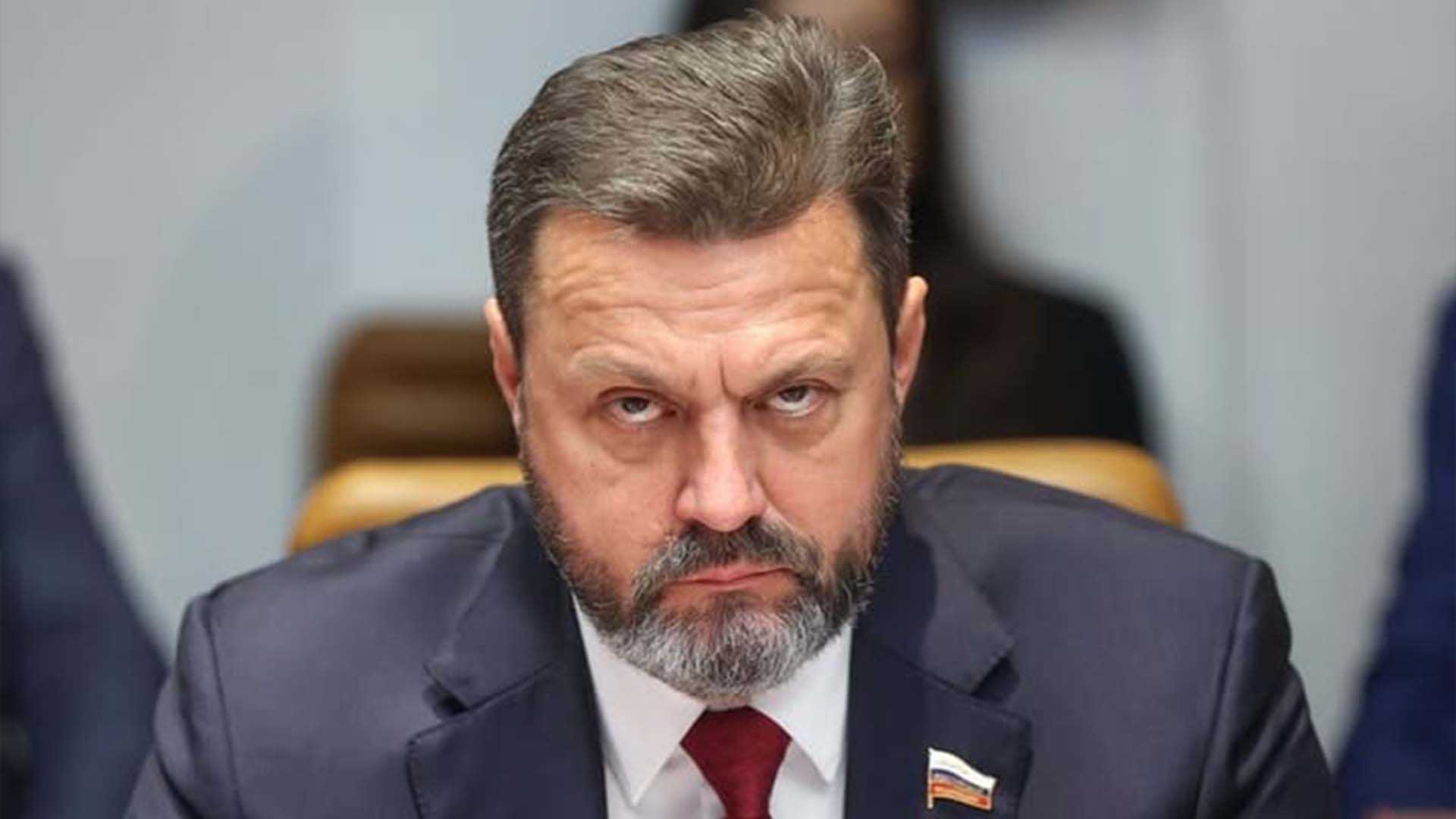 Конфлікт навколо паркінгу: Деркача позбавляють земель біля вокзалу