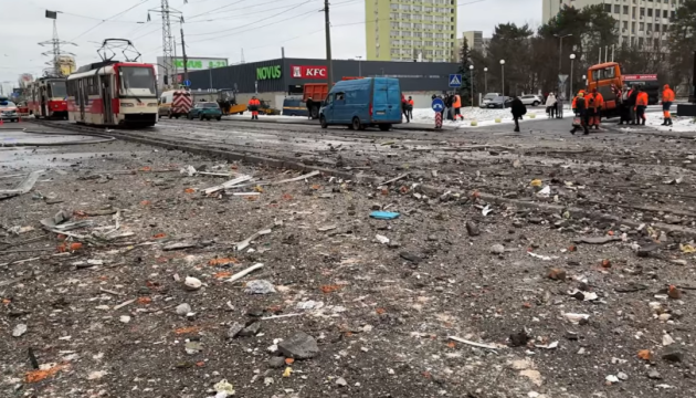 Київ під ударом: російська агресія спричинила пошкодження транспортної інфраструктури та рухомого складу