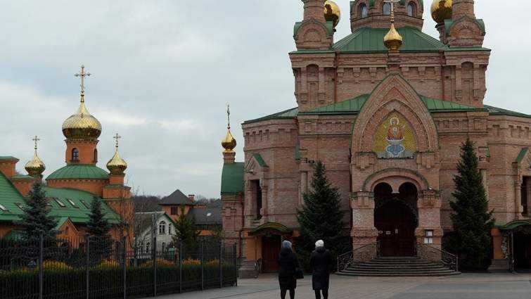 Радянські спокуси в монастирських стінах: таємна школа Києва виховує нове покоління на заборонених підручниках