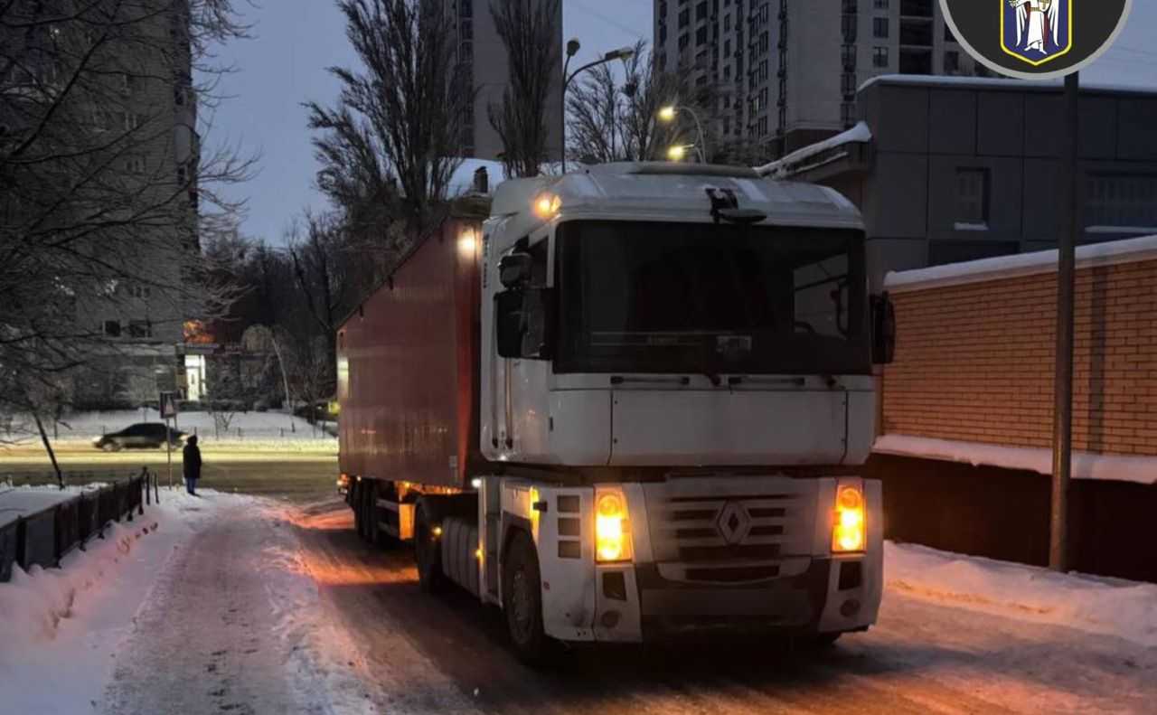 Столичні охоронці запобігли руйнівному ДТП у місті
