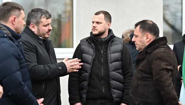 Азербайджан надає допомогу: передає генератори для забезпечення роботи водоканалу в Ірпені