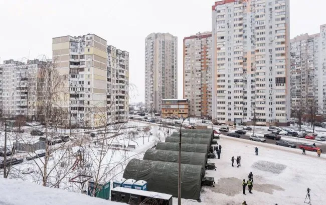 Полегшення та розчарування: Троєщина отримує тепло, але окремі будинки Києва ще в холоді
