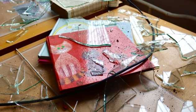 "Втрачені скарби дитинства: Російська навала завдала удару по Національній бібліотеці України для дітей".