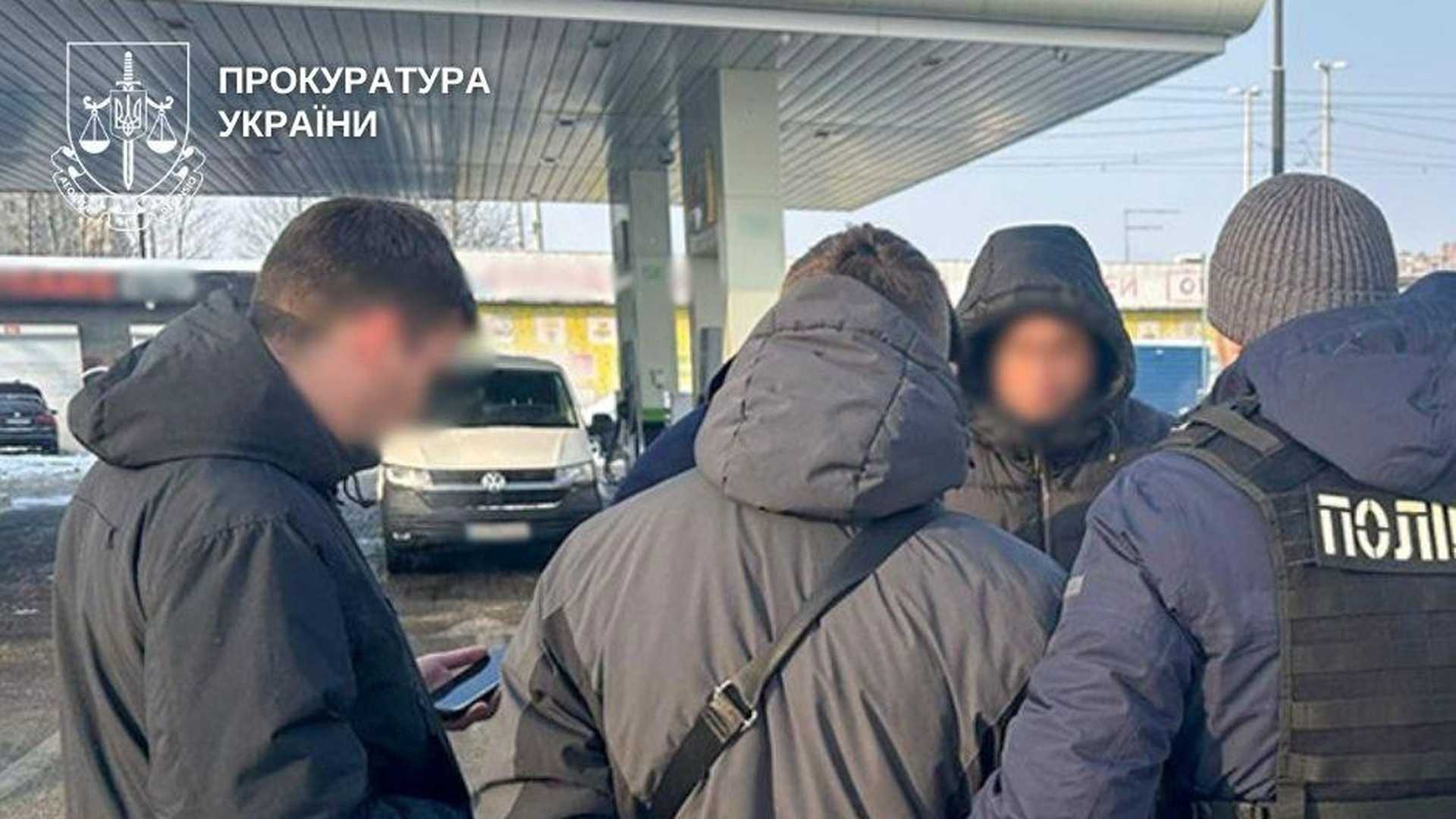 Київ: $12 000 за "тилове" місце – судять шахрая.