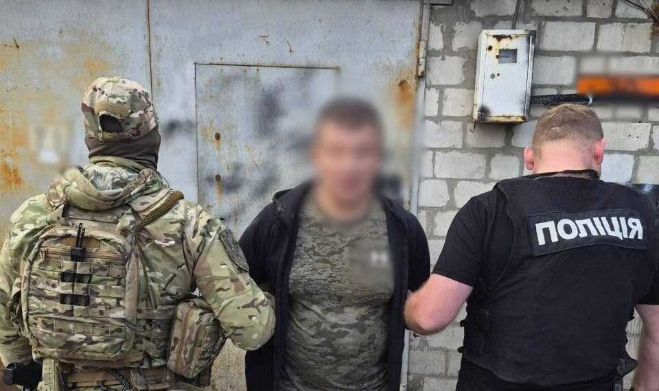 КОРД Київ: Граната в руках, але спецпризначенці не дали статись трагедії. Затримано зловмисника.