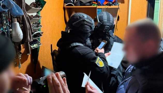 В організації шахрайської схеми з «автівками для ЗСУ» підозрюють 18-річного киянина18-річний киянин під підозрою: звинувачують у шахрайстві з "авто для ЗСУ".