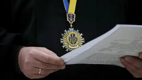 Київський екссуддя під кулею: підозра за стрілянину через російський трек.