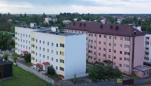 На Київщині за підтримки UNITED24 завершили відновлення 18 багатоповерхівокКиївщина: 18 будинків відновлено завдяки UNITED24.