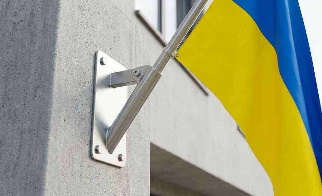 Фасадні флагштоки з нержавійки