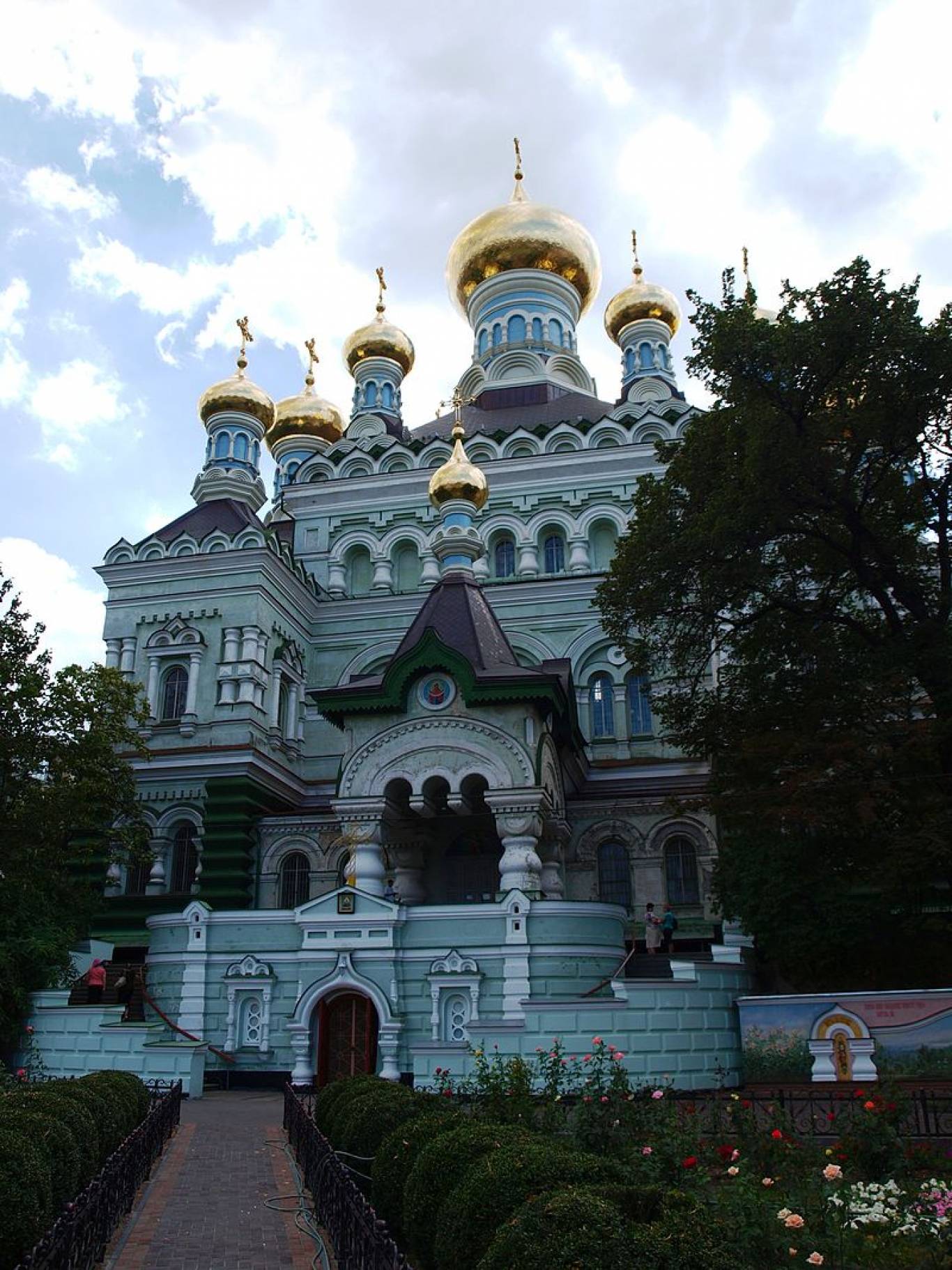 Київський Покровський жіночий монастир та Нікольський собор
                            Київський Покровський жіночий монастир і Нікольський собор: духовне серце столиці.