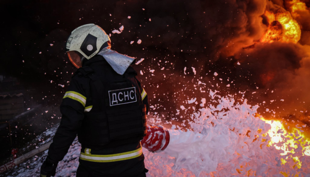 Пожежа у Бучанському районі: горить склад цивільного призначення, ситуація контрольована - ОВАБуча: горить склад цивільного призначення, ОВА контролює ситуацію